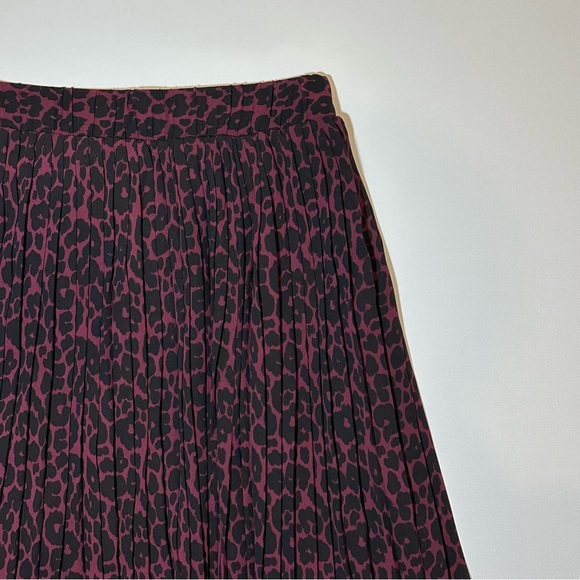 Plum and Black Animal Print Plisse Pleated High-Low Midi Skirt Size Medium - Picture 2 of 3